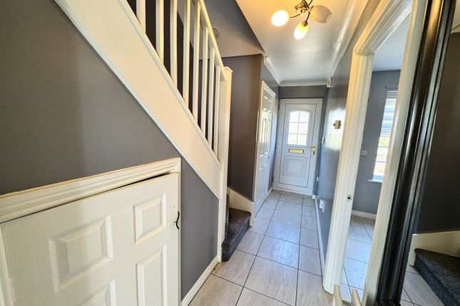 3, Elm Tree Gardens, Peterlee photo 2