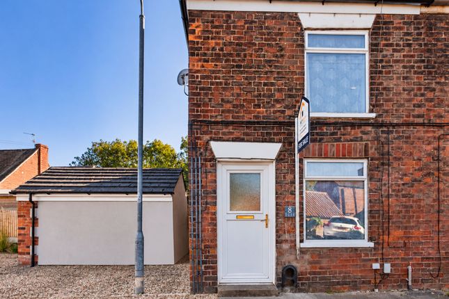 2-bed terraced on 8 Farrishes Lane, Barton-Upon-Humber, £90,000