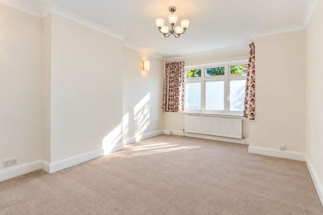 38, Central Way, Carshalton photo 3