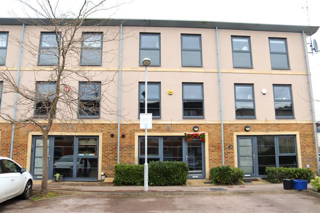 Town house for sale in Pond Road, Farnborough