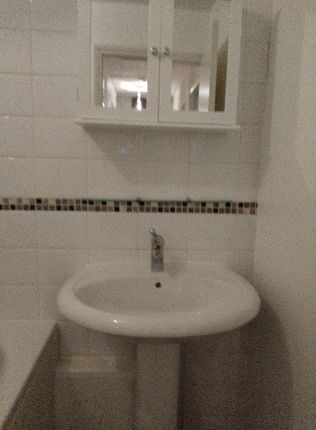 20, Newton Park Court, West Yorkshire photo 5