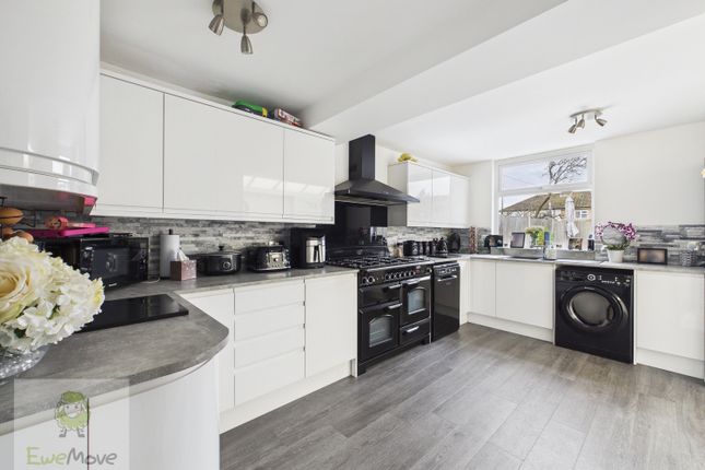 26, HERON WAY, ROCHESTER photo 2