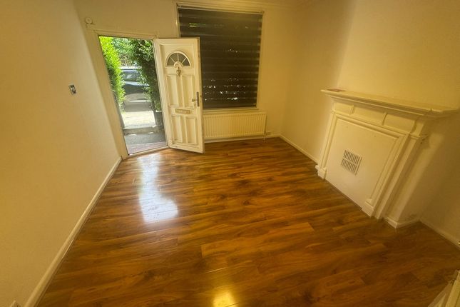 212, Cowick Road, London photo 4