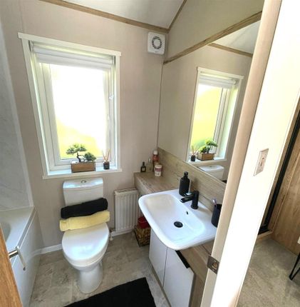 2-bed house on Lodge, Atlas Ovation, Ivyhouse Lane, Hastings, £90,000