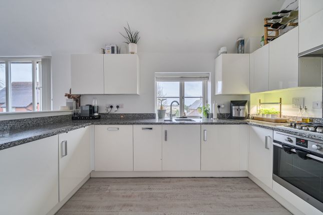 1, Froli Court, Alton photo 3