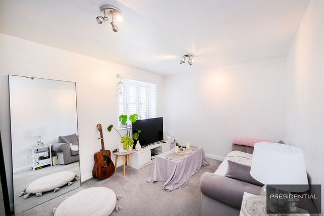 Flat to rent in The Squires London Road, Romford