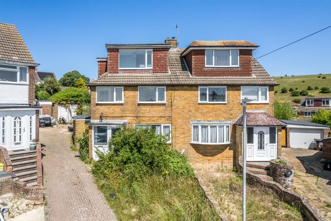 3 Merston Close-1.Jpg