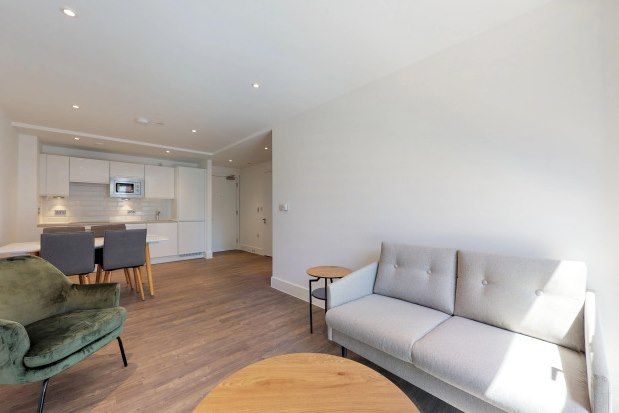 2 Bed Flat To Rent In East Tucker Street Bristol Bs1 Zoopla