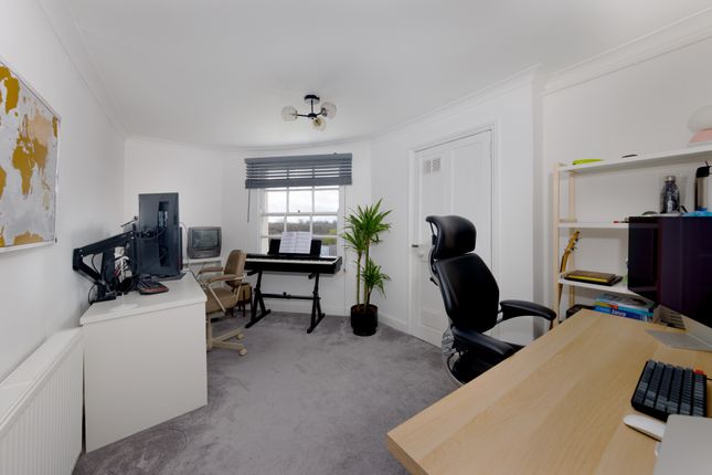 Flat for sale in Portland Place West, Leamington Spa
