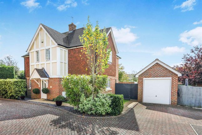 Thumbnail Detached house for sale in Willow Close, Banstead