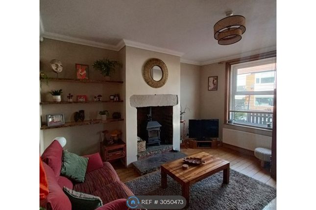 Rosecliffe Mount, Bramley, Leeds photo 3