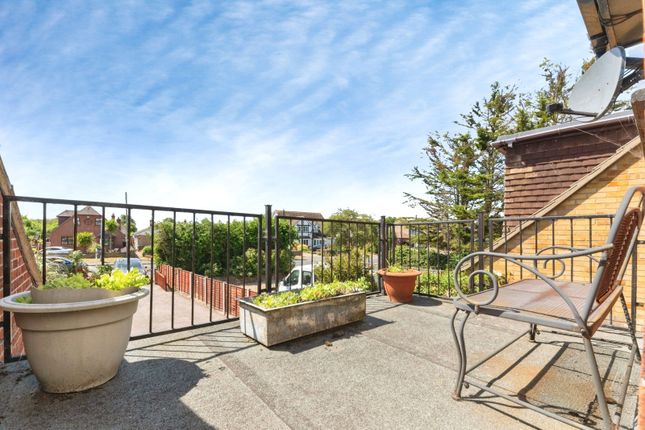 4-bed detached on Point Clear Road, Clacton-on-Sea, £325,000