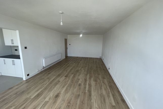 50, Kenilworth Court, Coventry photo 3