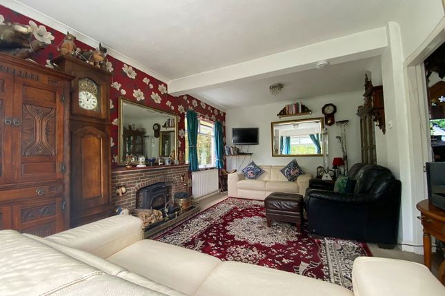 44, Milner Road, Caterham photo 3