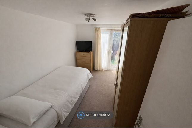 Ridgeway Avenue, Barnet photo 3