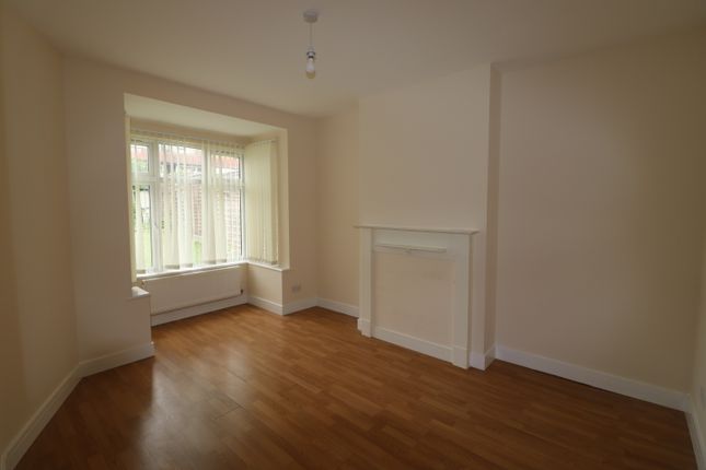 9, Dunkeld Road, London photo 4