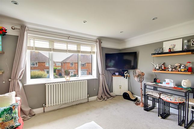45, Harefield Avenue, Worthing photo 4