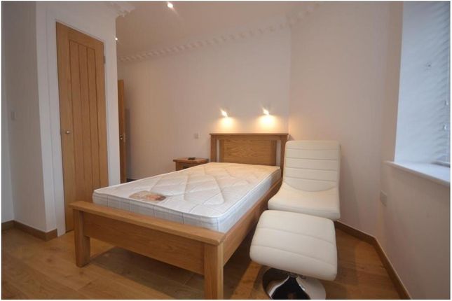 Bedroom (2).Jpg