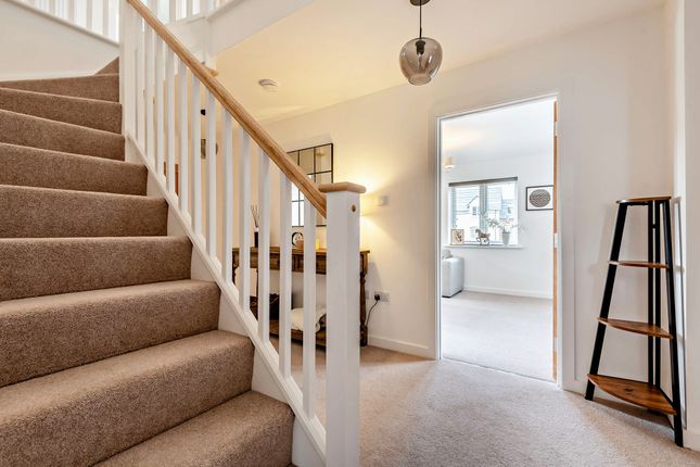 16, St Margarets Drive photo 3