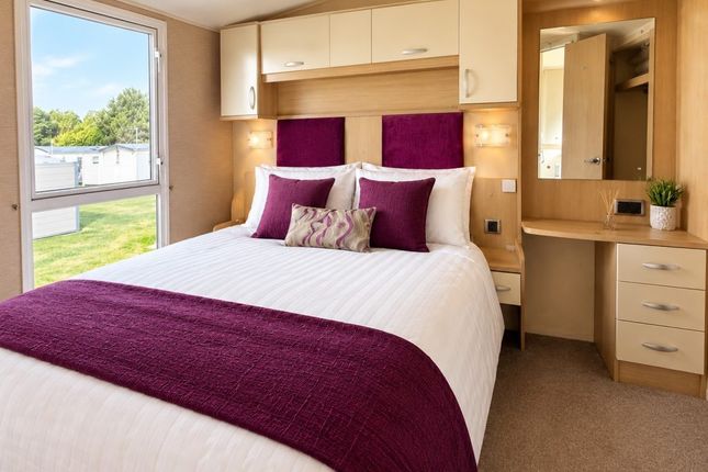 Broadland Sands Holiday Park, Corton photo 5