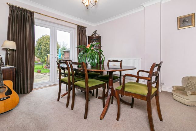32, Chilvers Bank, Baldock photo 5