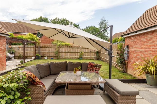 55, Tanners Meadow, Betchworth photo 4