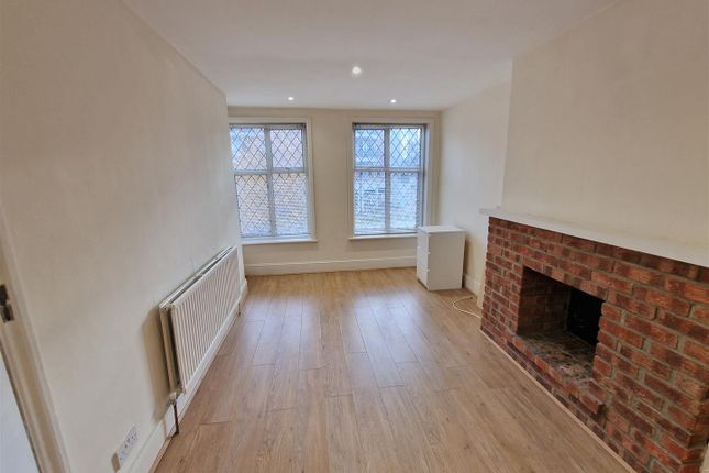 70a, Greyhound Hill, Hendon photo 4