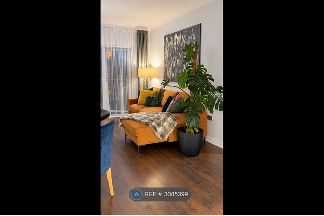 Clovelly Place, Greenhithe photo 5