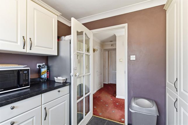 8 Chellsway, WITHERNSEA photo 4