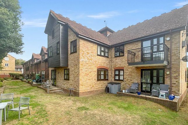 9, Clarendon Mews, Kent photo 2
