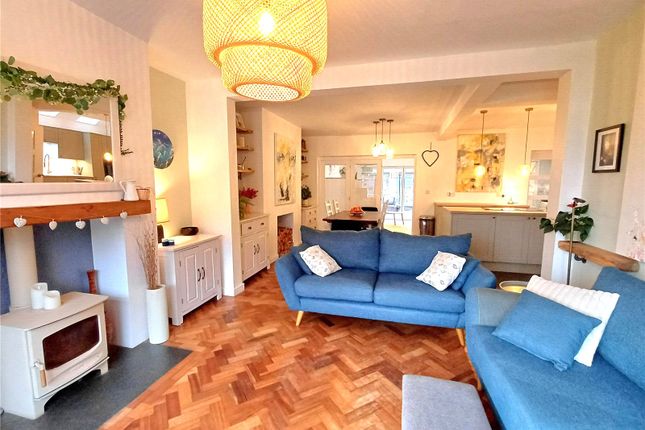 50, Beach Road, Porthcawl photo 2