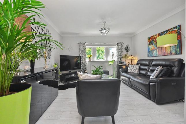 23, Manorfields, WHALLEY photo 3
