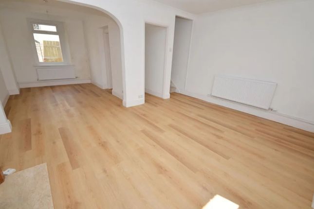 6, Clareston Road, Tenby photo 4