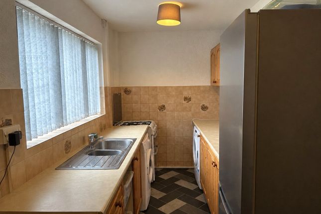 42, Gressel Lane, West Midlands photo 4