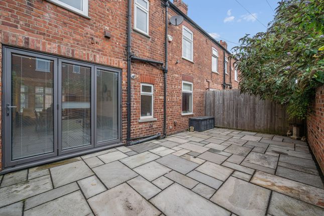 61 Moorside Road, Stockport photo 4