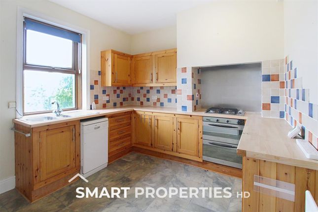 36, Arnold Avenue, Huddersfield photo 4