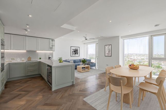 Flat 105, Kings Tower, London photo 2
