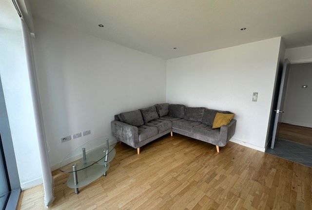 Apt 165, Liverpool photo 3