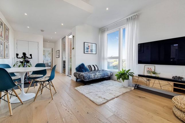 Thumbnail Flat for sale in Rochester Place, Camden Town, London