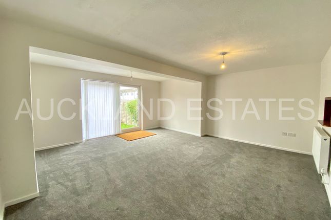 60, Kimptons Mead, Potters Bar photo 2
