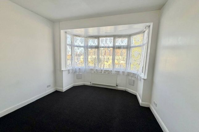 13, Pembroke road, Palmers Green photo 3