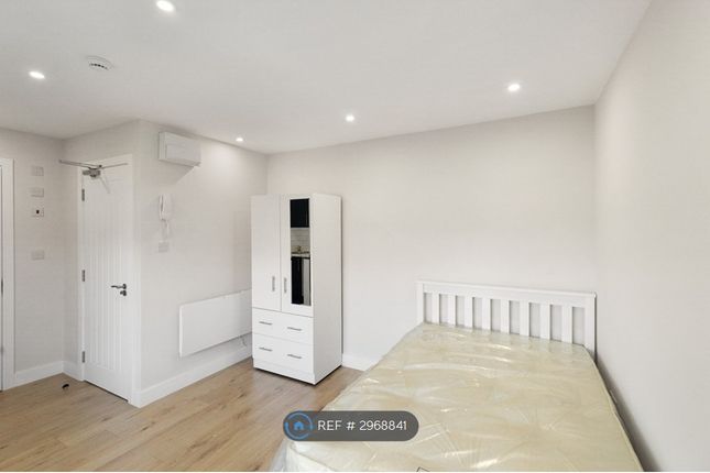 Chase Road, Epsom photo 4