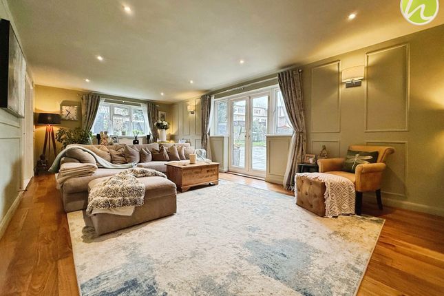 18 Chittock Mead, Basildon photo 4