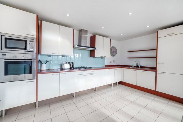 Flat 21 - 25, Rayleigh Road, London photo 3