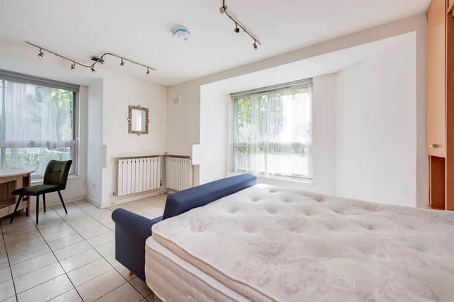 Flat 2, Sherborne Court, 180-186 Cromwell Road photo 4