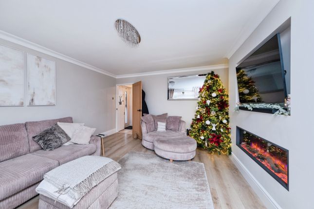 23, York Close, Barton-le-Clay, Bedford photo 4
