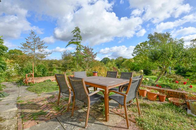 Country house for sale in Headcorn Road, Grafty Green