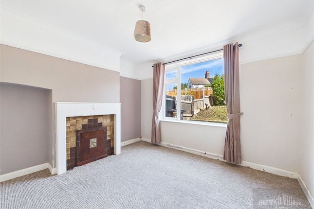 6, Portland Crescent, Essex photo 4