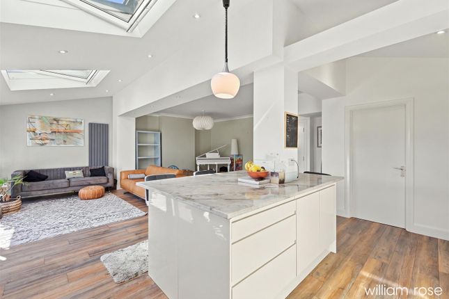 158, The Avenue, London photo 3