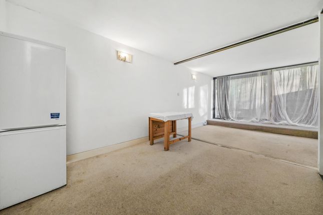 102B, Rowley Way, London photo 3